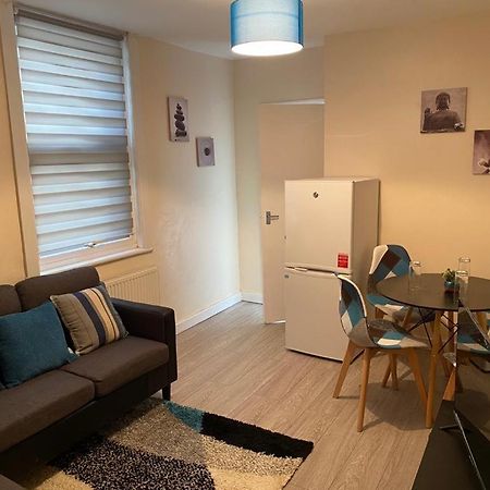 Excellent And Amazing Apartment With Private Parking Gillingham  Kültér fotó