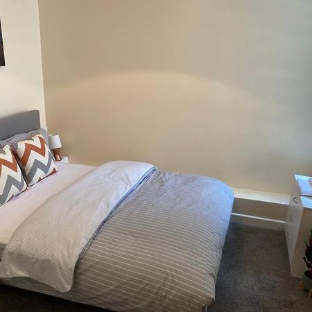 Excellent And Amazing Apartment With Private Parking Gillingham  Kültér fotó