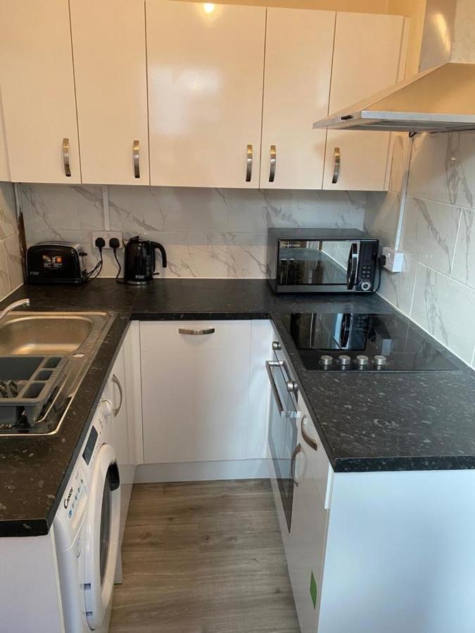 Excellent And Amazing Apartment With Private Parking Gillingham  Kültér fotó