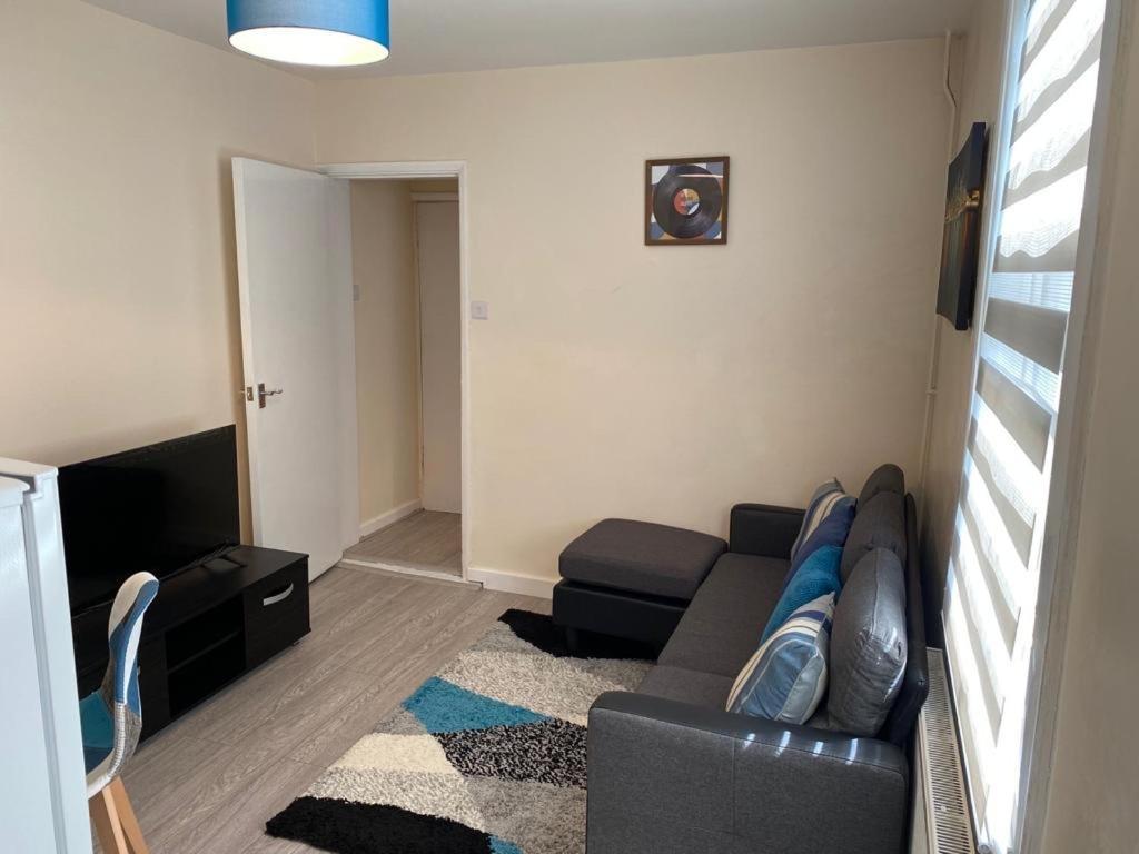 Excellent And Amazing Apartment With Private Parking Gillingham  Kültér fotó